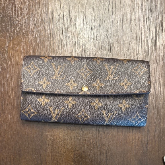 Authentic Louis Vuitton Brown Monogram Wallet - Picture 1 of 7